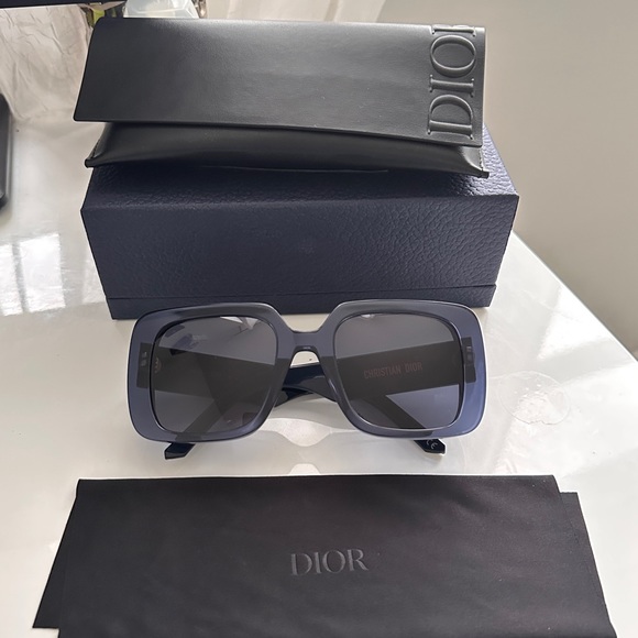 CHRISTIAN DIOR WILDIOR S 3 U 55 23 145 Luxury Sunglasses with case and Box - Picture 2 of 10